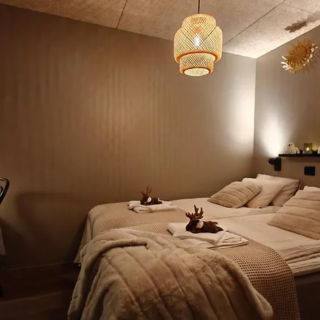 Willa Arctic Trail B - Lapland Escape With Outdoor Hot Tub & Yllaes Passes Äkäslompolo